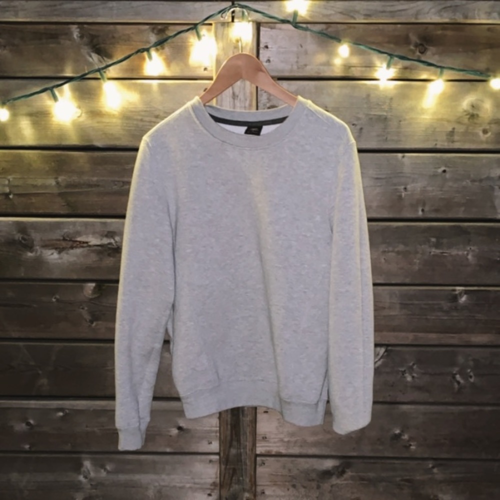 Men’s leg3nd brand grey crew neck sweater size S